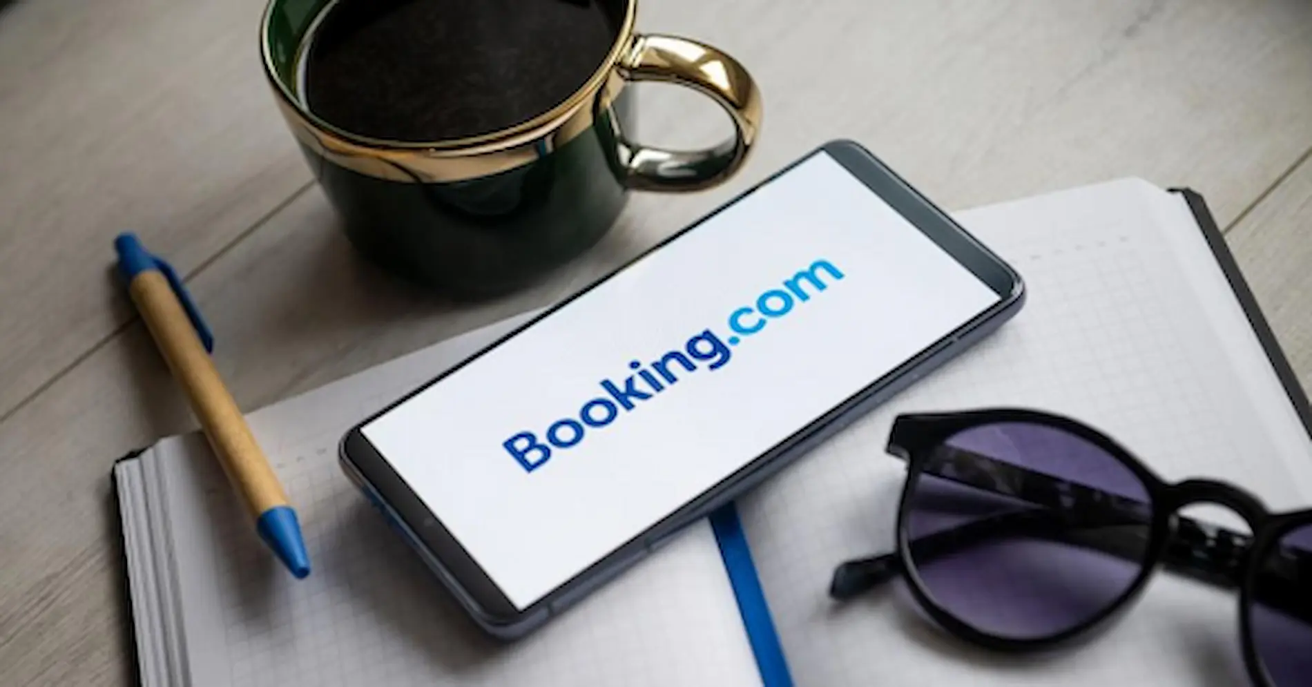 party makeup artists in Dubai
