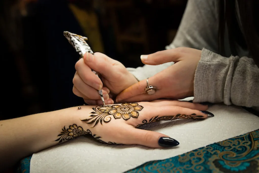 Mehndi & Nail Combo Packages Now in Dubai