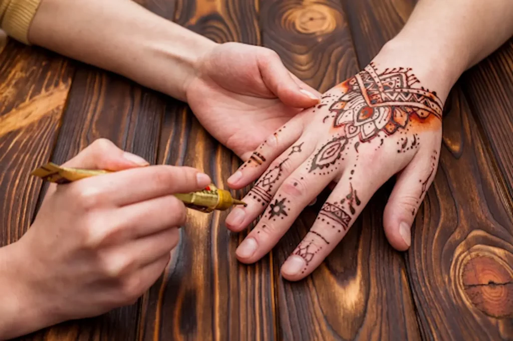 Mehndi & Nail Combo Packages Now in Dubai